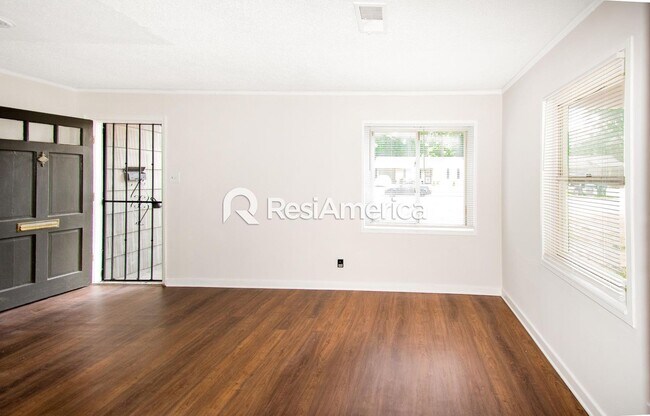 Photo - Newly Renovated 3/1 In 38111 House