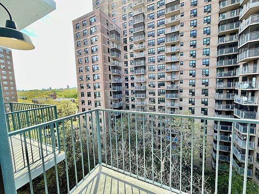 Foto del edificio - 0 bedroom in BRONX NY 10467