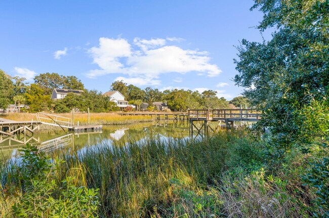 Foto del edificio - 774 Creekside Dr