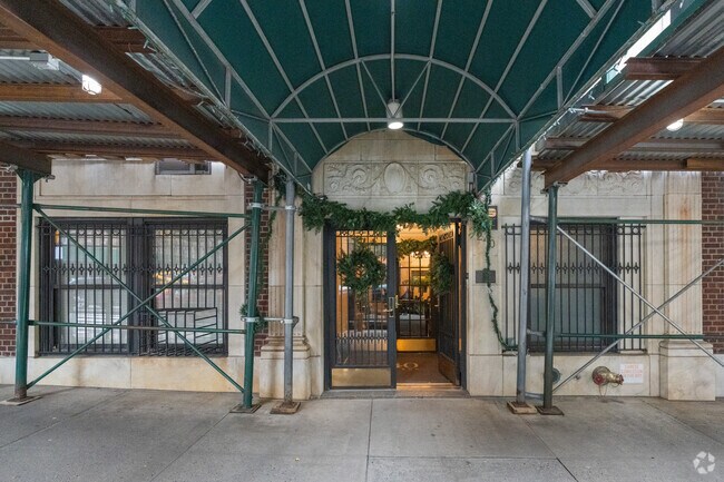 Foto del edificio - 240 W West End Ave