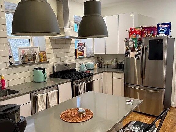 Building Photo - 446 N Aberdeen St