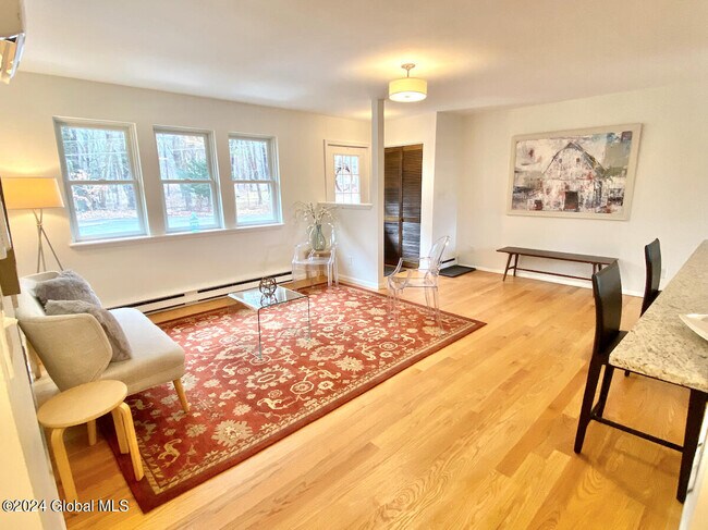 Building Photo - 62 Mahican Manor