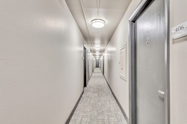 Interior del edificio renovado - 1405 Race St