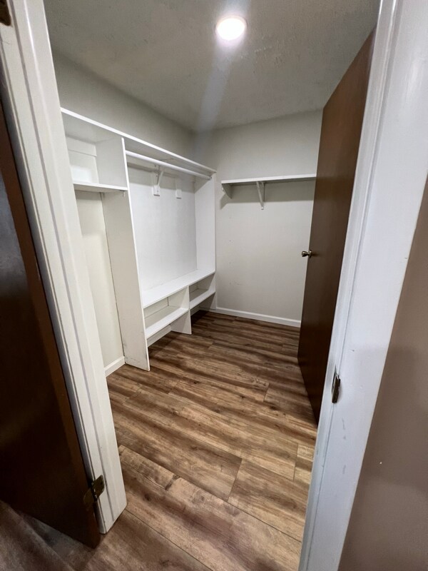 Foto del edificio - 2931 Ashdown Forest Dr