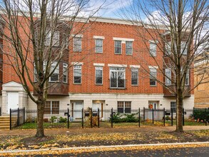Building Photo - 1145 E 46th St