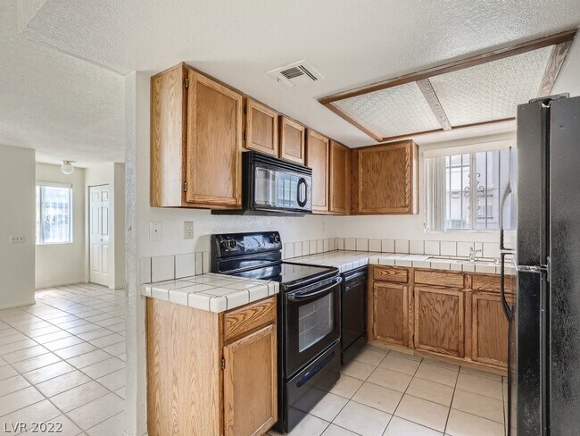 Foto del edificio - 2440 Old Forge Ln