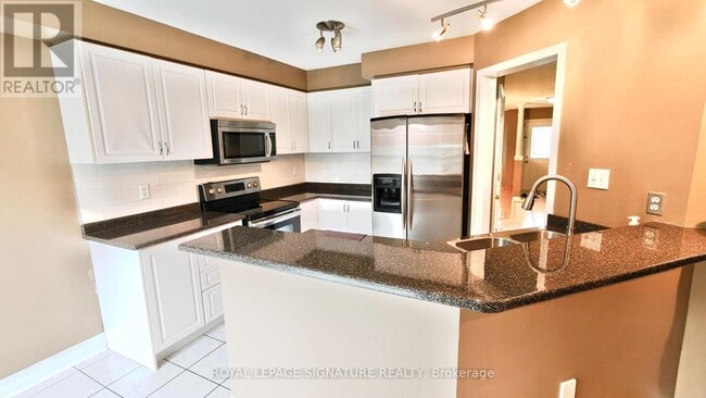 Building Photo - 5967 Manzanillo Crescent