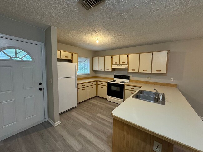 Building Photo - Altamonte Springs 2 Bedroom/2 Bath