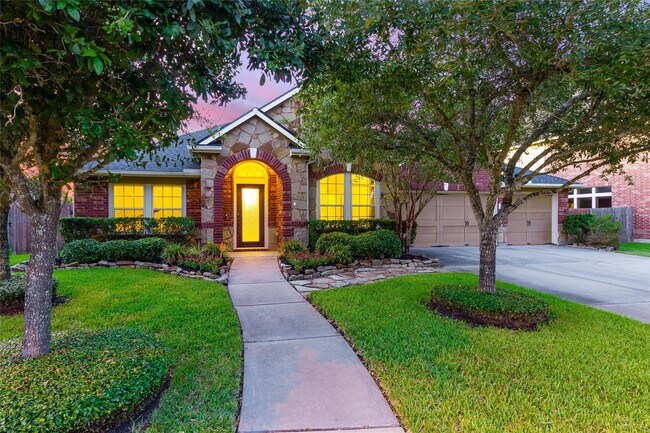 Building Photo - 2422 Monarch Terrace Dr