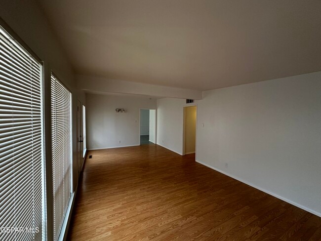 Building Photo - 5202 Cornell Ave