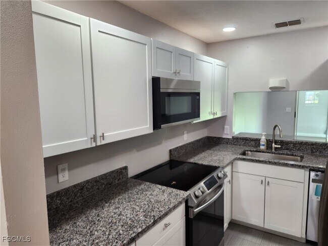 Foto del edificio - 925 SE 23rd Pl