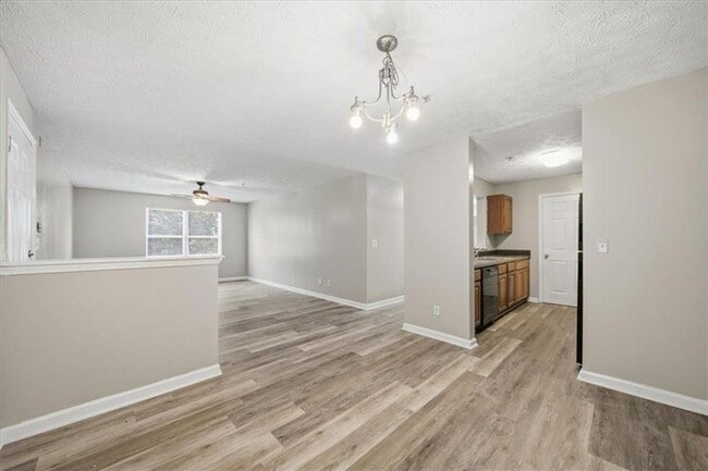 Foto del edificio - Charming 3-Bedroom Condo in Fairington Village