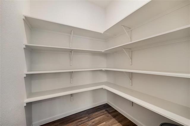 Foto del edificio - 713 Peach Tree Ln