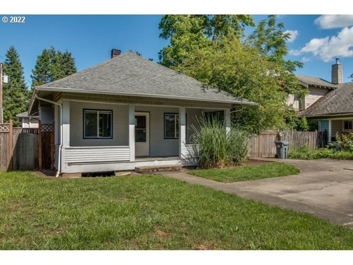 Foto principal - 3 Bedroom House on Jefferson St Near Downt...