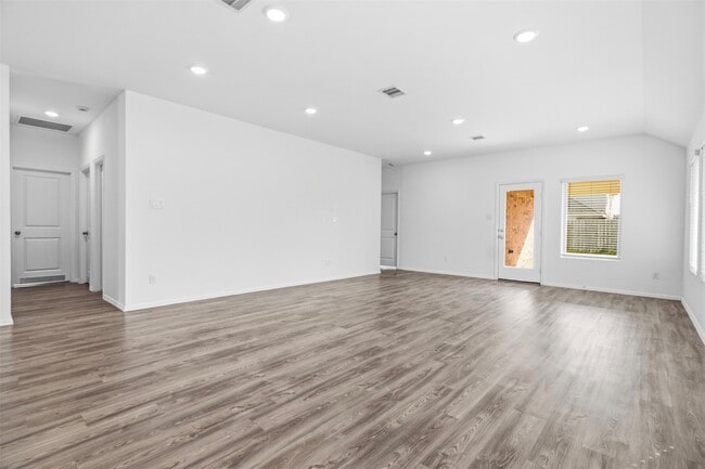 Building Photo - 5111 Winslow Grv Dr
