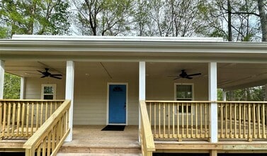Building Photo - 27835 Country Colony Dr