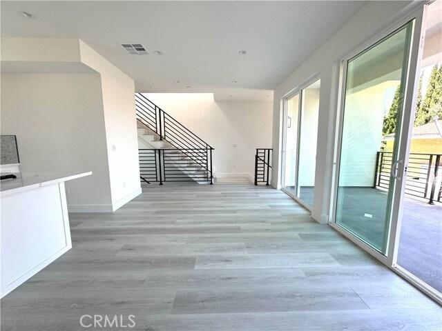 Building Photo - 419 S Eucalyptus Ave