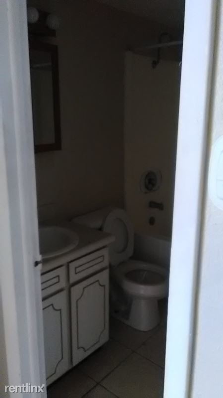 Building Photo - 2 br, 1 bath Apartment - 1906 Vinewood Ln