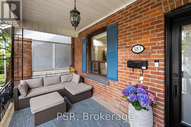 Photo du bâtiment - 183 Westmount Ave