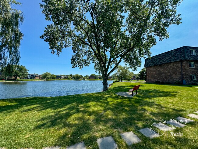 Foto del edificio - 9416 Bay Colony Dr