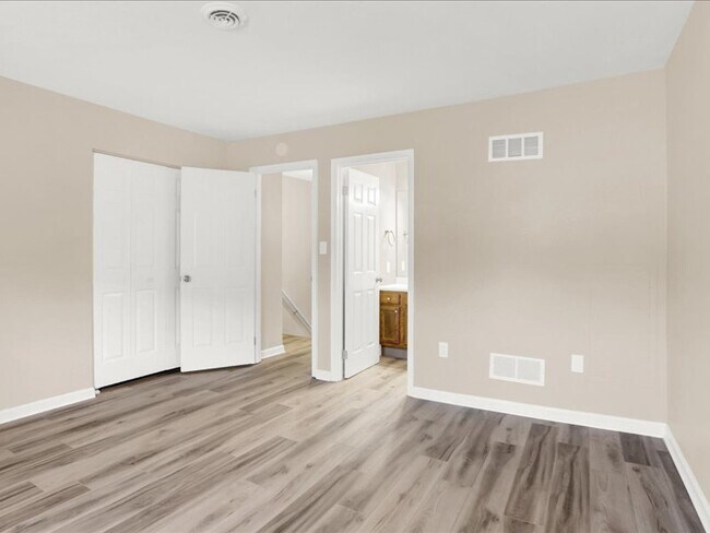 Foto del edificio - 809 Old Silver Spring Rd