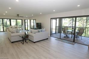 Foto del edificio - 5954 Pelican Bay Blvd