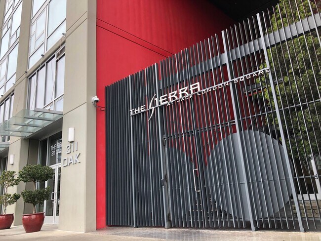 Foto del edificio - Jack London Square Loft – Newly Renovated, High Ceilings, Prime Location!