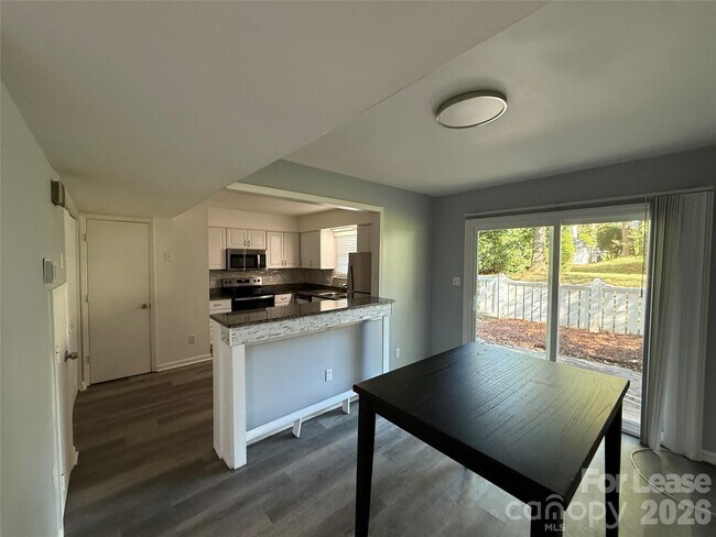 Building Photo - 8526 Castle Pine Ct