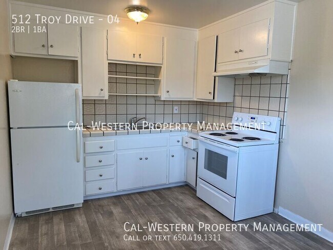 Building Photo - 512 Troy Dr