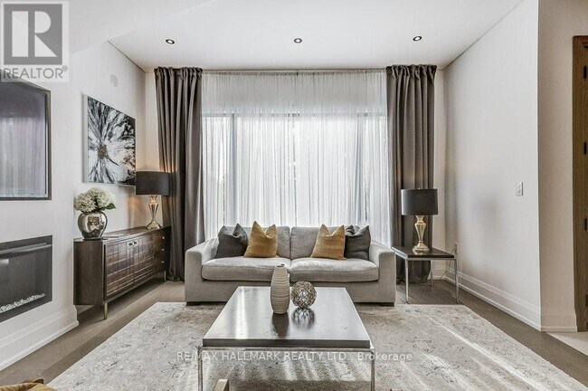 Photo du bâtiment - 148 May Ave