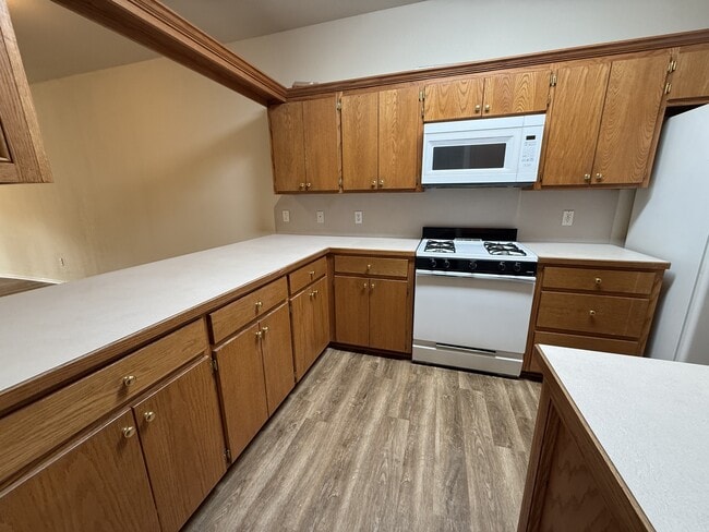 Building Photo - 5521 W 7th Ave