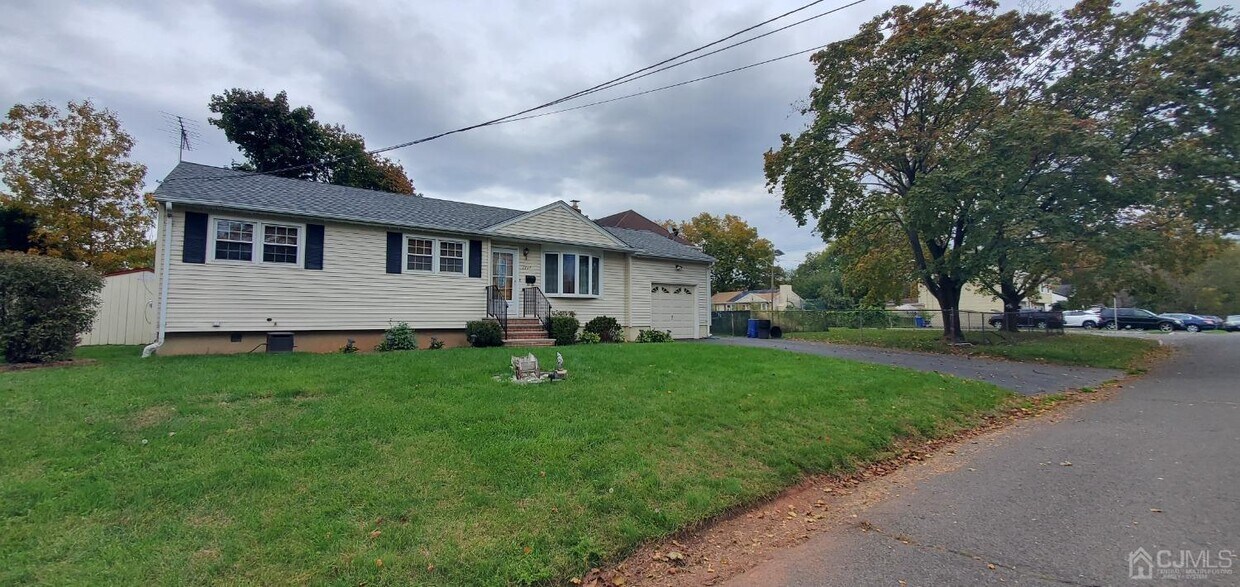 Foto principal - 1117 Hanover St
