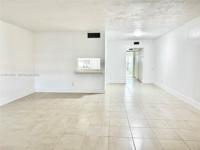 Foto del edificio - 1855 NE 121st St