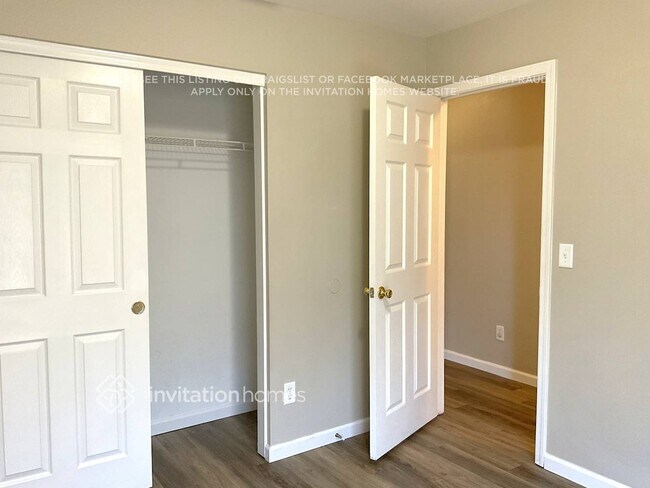 Foto del edificio - 10910 E Wier Ave