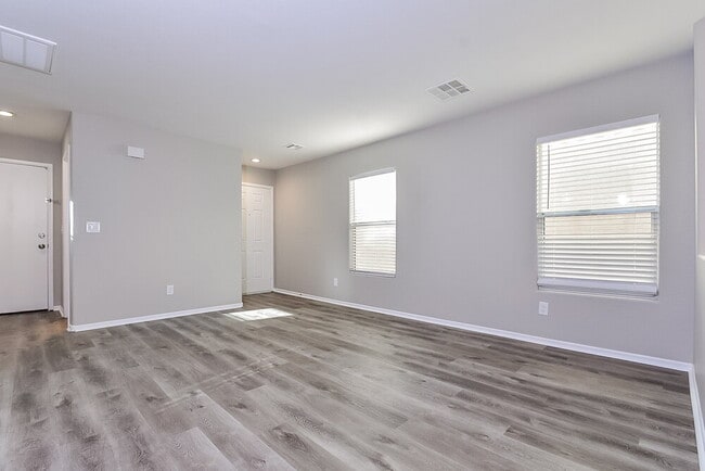 Building Photo - 7620 Emerald Ridge Ct
