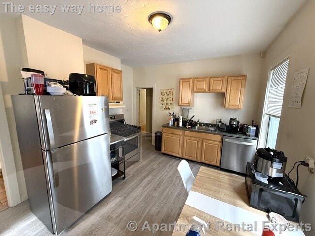 Photo - 61 Webster Ave Apartment