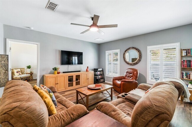 Foto del edificio - 107 Park Hurst Ln