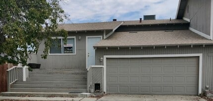 Building Photo - 1540 Racquet Club Dr
