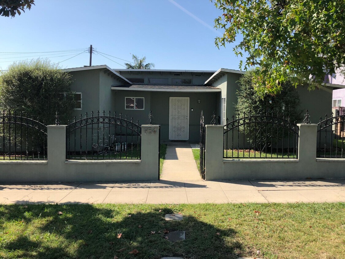 Foto principal - 954 E Fairview Blvd