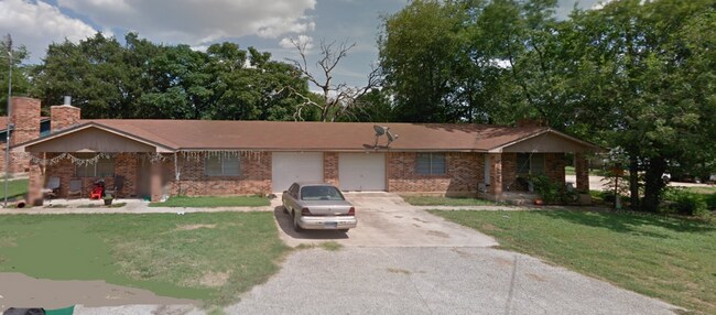 Building Photo - 3002 Tanglewood