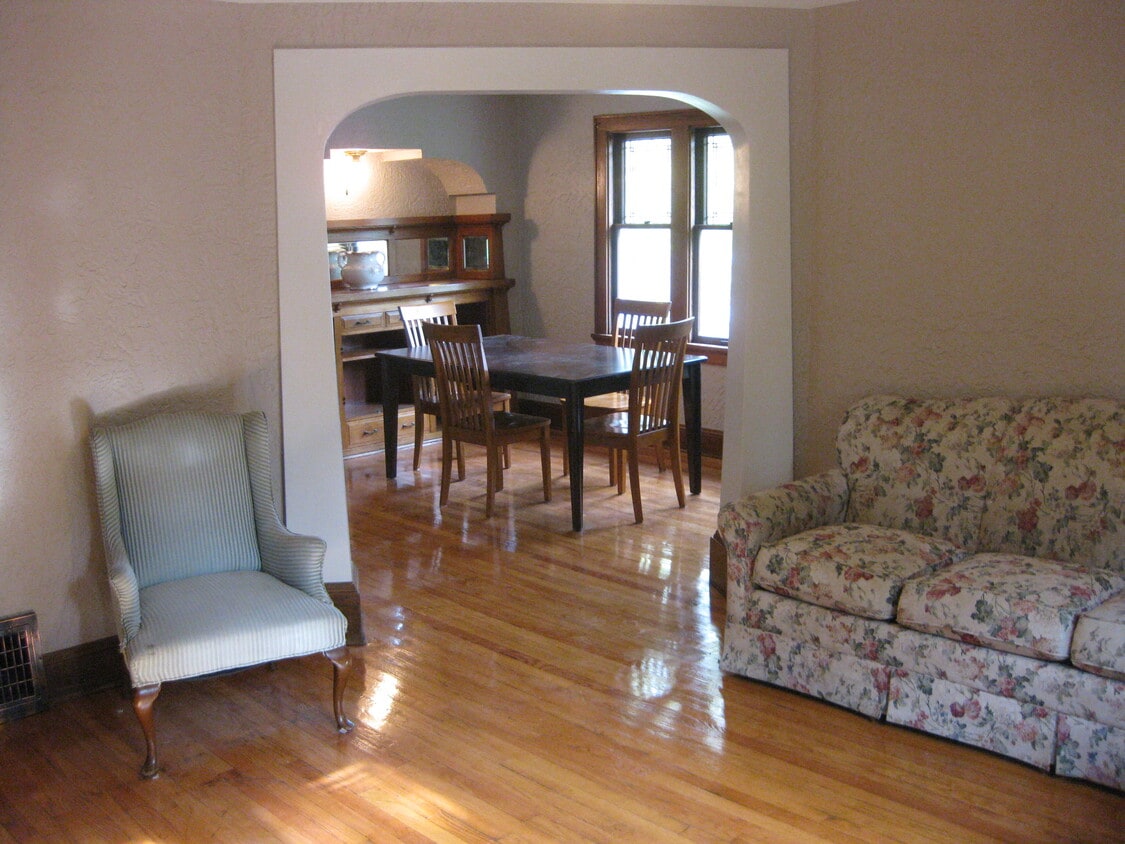 Foto del edificio - 2628-2630 N 59th St