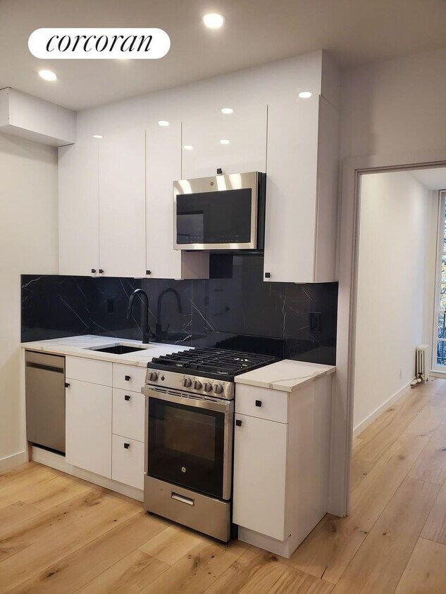 Foto principal - 509 E 77th St