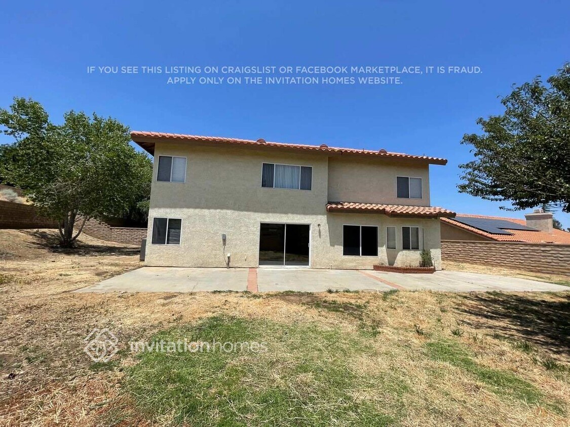Foto del edificio - 41234 Almond Ave
