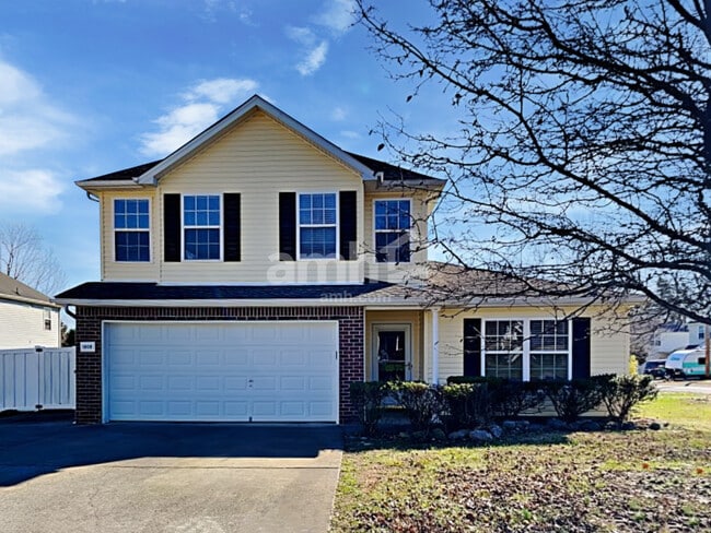 Building Photo - 1008 Montrose Dr