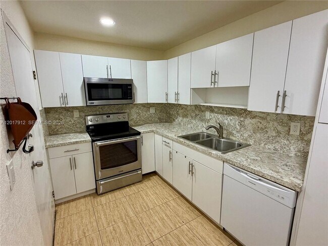 Foto del edificio - 9429 SW 76th St