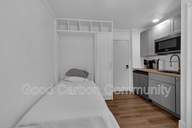 Building Photo - 23 Allen St