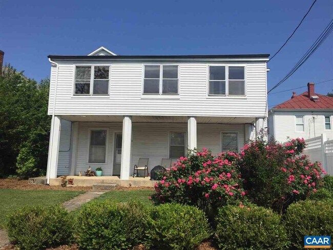 Building Photo - 520 Pine Ave