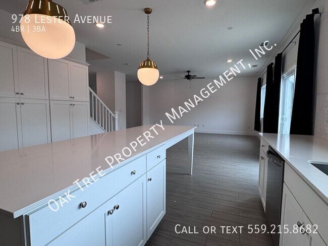 Foto del edificio - 978 Lester Ave