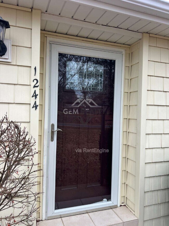 Foto del edificio - 1244 Mountain View Rd