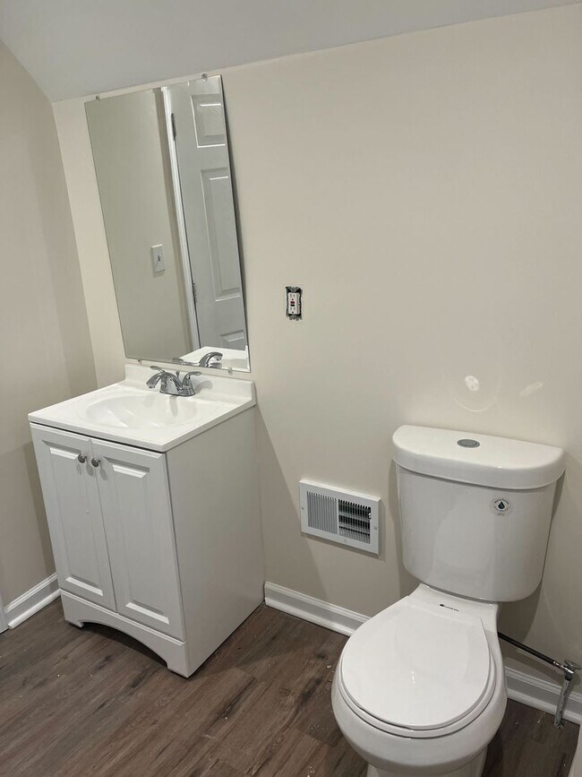 Foto del edificio - 5 Bedroom, 2 bath home